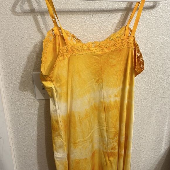 Vintage yellow tie-dye slip sundress - Picture 3 of 7